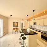 Villa D1mora Nautilus - Incredible Location At Roina